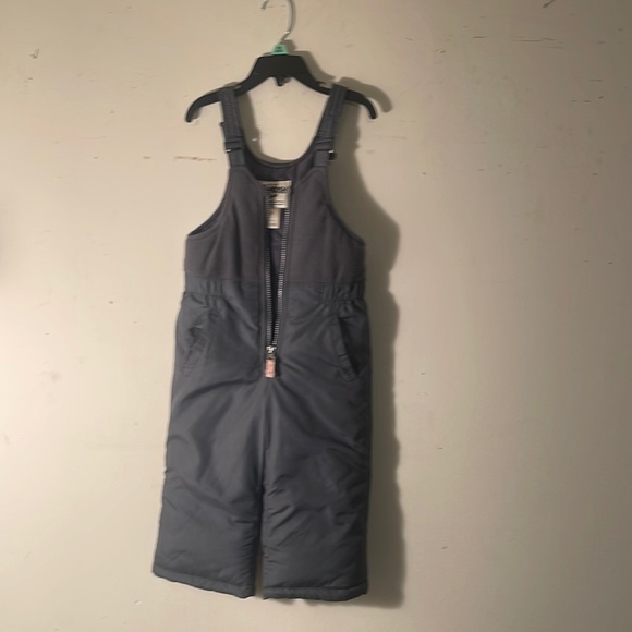 Grey color OshKosh B’gosh Size 2T Snow Ski Suit